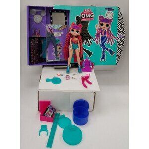 Roller Chick L.O.L. Surprise! O.M.G. Doll MGA Entertainment with accessories